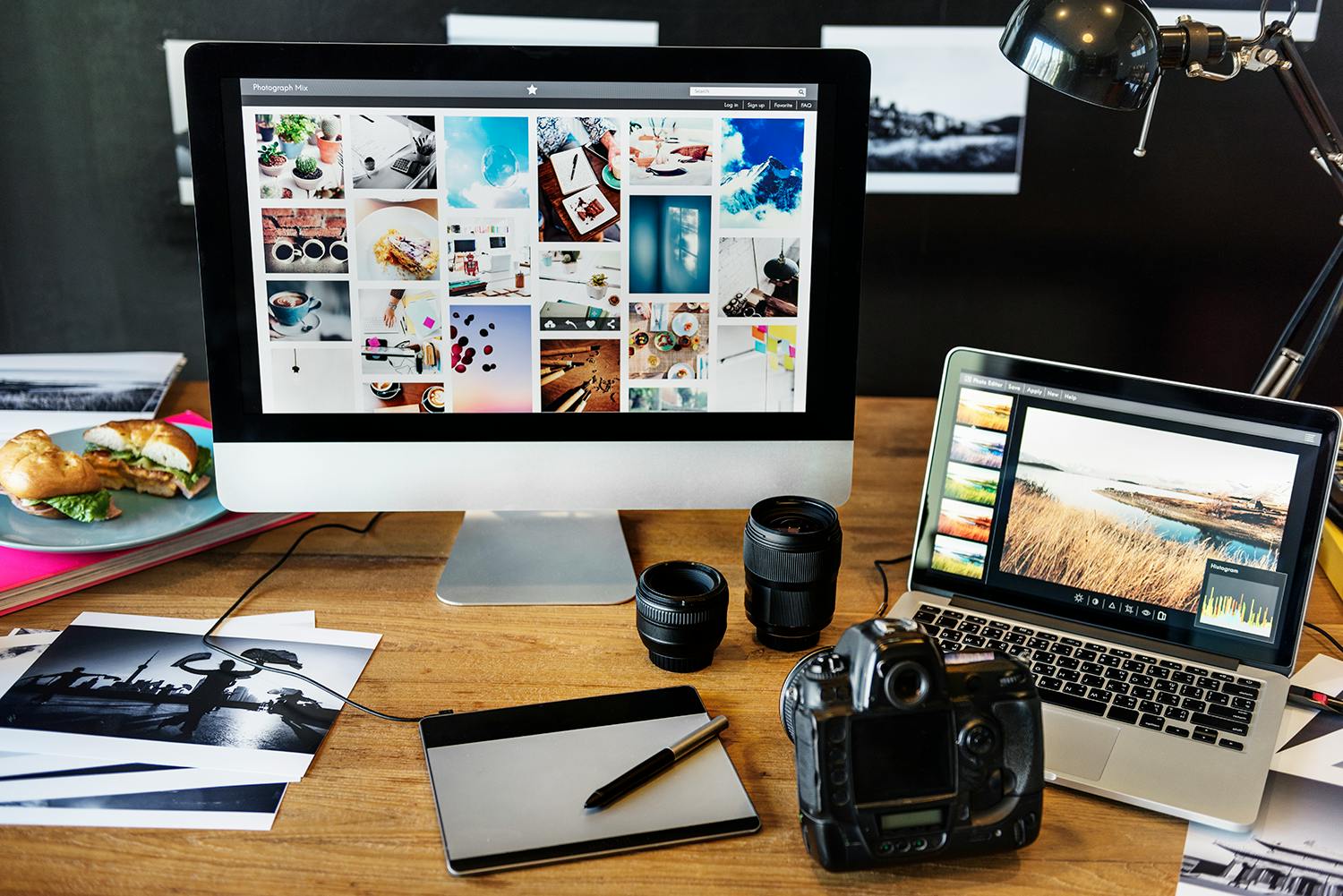 I Windows-programmet Paint kan du raskt sette sammen to bilder til ett. I Windows-programmet Paint kan du raskt sette sammen to bilder til ett.